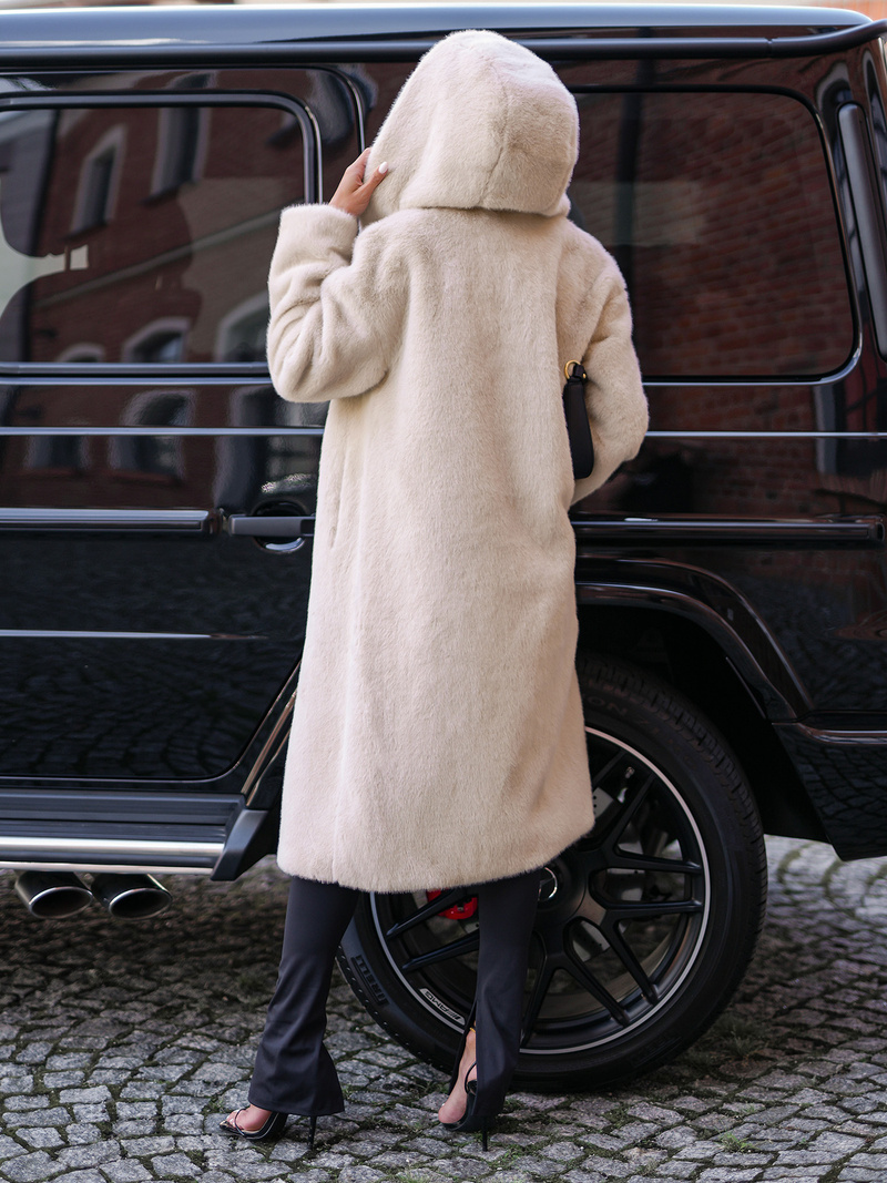 Γυναικείο χειμερινό μπουφάν από γούνα μπεζ OZONEE JS/11Z8250